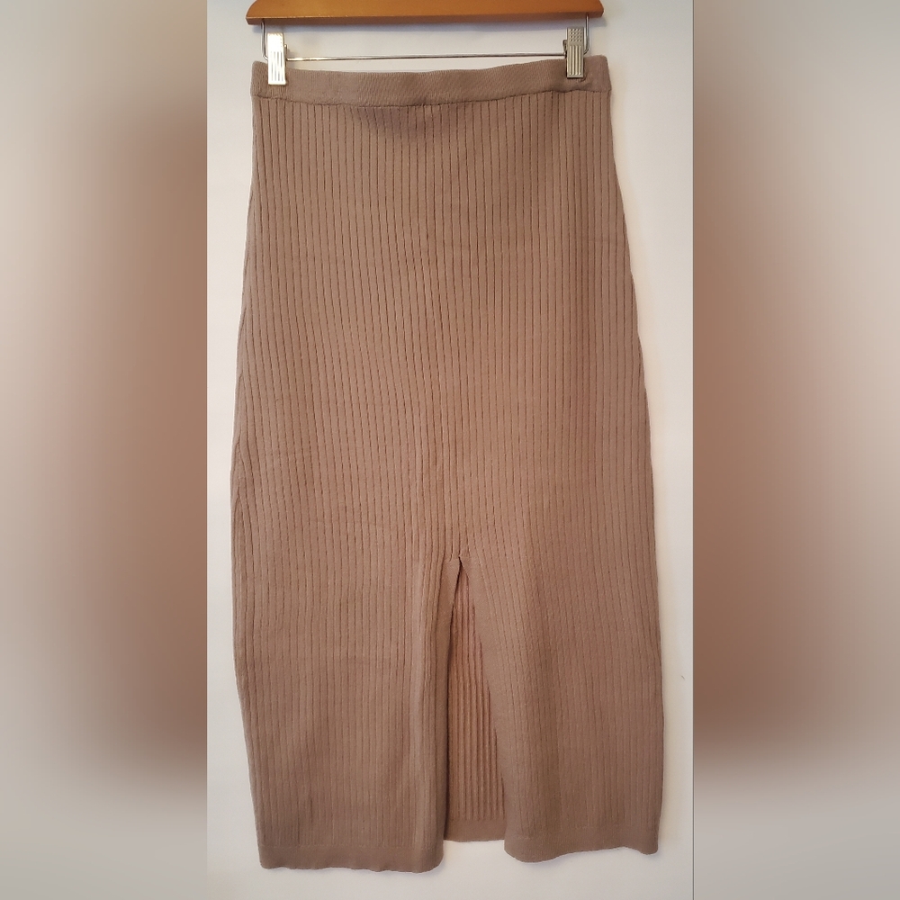 Crescent Ribbed Knitwear in Tan